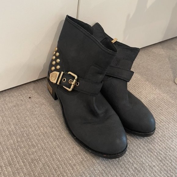 Vince Camuto Black Windetta Studded Leather Ankle Boots Booties - Picture 2 of 4